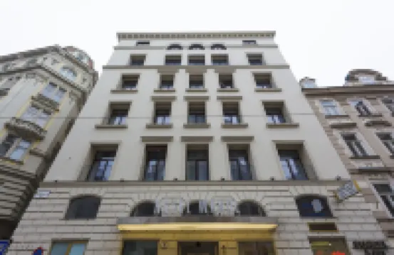 Hotel Wandl Hotel berhampiran Gereja St Peter