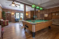 Blackbeard's Lodge Hotels in Ocracoke