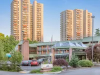 University Place Hotel and Conference Center Hotels near Chinatown Gateway