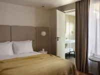 Nuage Hôtel Paris Hotels near 8th arr.