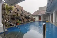RedDoor Syariah near Exit Toll Puncak Hotel di Kecamatan Ciawi