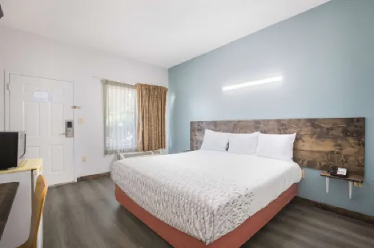 Americas Best Value Inn Stockbridge