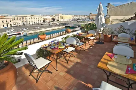 L'Approdo delle Sirene Отели рядом с достопримечательностью «Latomia del Paradiso»