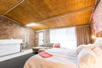 Farnham Court Motel and Restaurant Hotels in Morwell