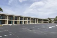Ocean Breeze Inn - parking
