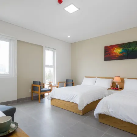 Anh Villa Hotel Отели рядом с достопримечательностью «Son Tra Penisula»