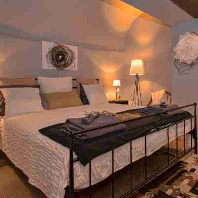 Heraclea Luxury Heritage Accommodation Rooms