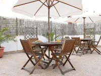 Hostal Residencia Europa Punico Các khách sạn gần Bến thuyền Marina Botafoch