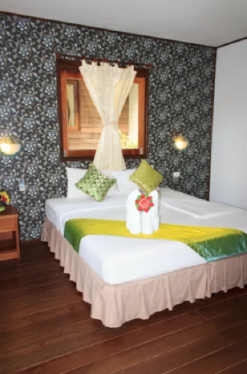 查武恩花園宮酒店