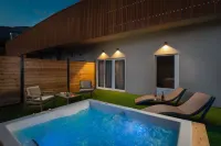 Zlatni Rat Beach Resort - Hot Tub