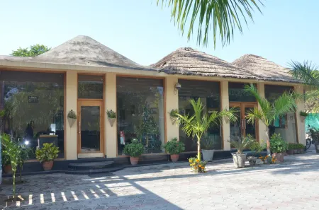 Kangs Nirvana Resorts and Spa Отели в г. Хошиарпур