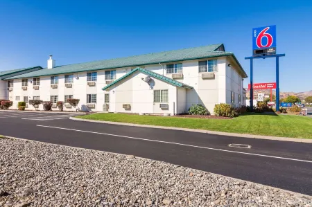Motel 6 the Dalles, or