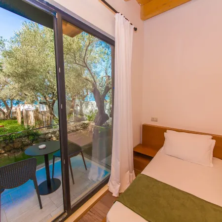 Alban Eco Hotel Отели рядом с достопримечательностью «Пляж Паласа»