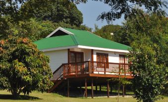 White House Lodge