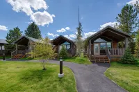 Explorer Cabins at Yellowstone Hotels in West Yellowstone