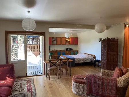 Joya Garden & Villa Studios