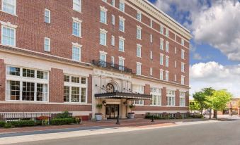 The George Washington, a Wyndham Grand Hotel