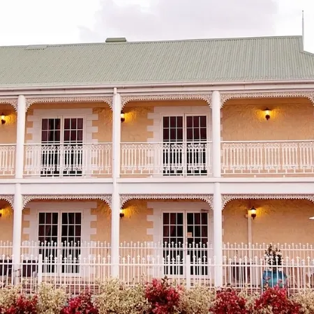 White Lace Motor Inn Mackay