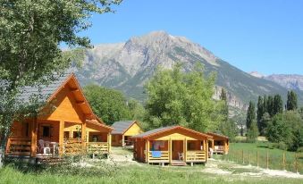 Camping, Hôtel de Plein Air les Cariamas