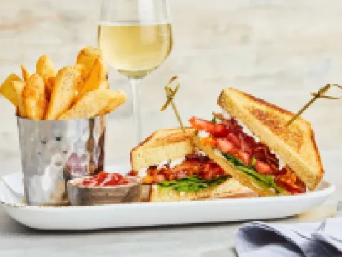 คอร์ทยาร์ดบายแมริออท ฟิลาเดลเฟีย วิลโลว์โกรฟ โรงแรมในวิลโลว์โกรฟ