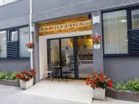 Annex Building of Art Hotel Hotels near Lora