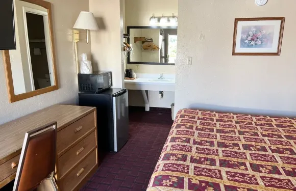 麥庫克經濟酒店