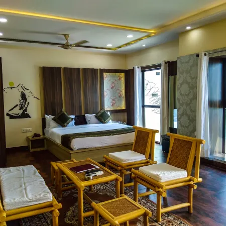 Dwivedi Hotels Sri Omkar Palace