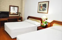 Caravelle Palace Hotel Hotels near Parque Barigui