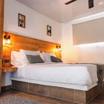 Central Suites by H&R