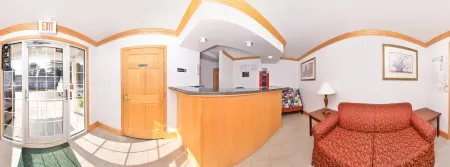 Tower Inn and Suites of Guilford / Madison Отели рядом с достопримечательностью «Парк штата Хаммонассет Бич»