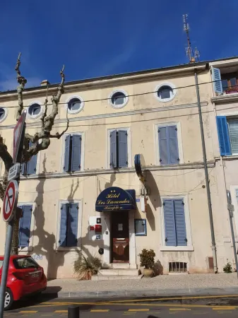 Les Lavandes Отели рядом с достопримечательностью «Plage d'Arène Cros»