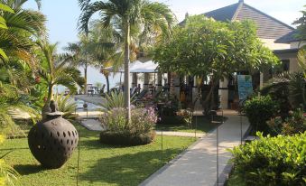 Kelapa Lovina Beach Villa