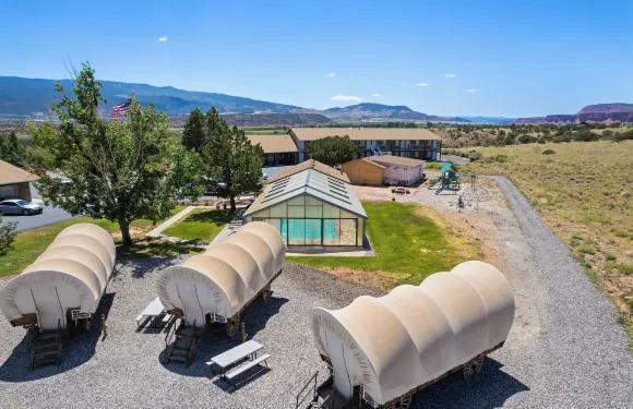 布羅肯馬刺酒店及牛排餐廳