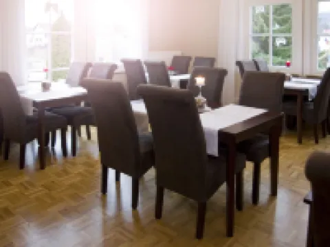 ゲストハウス ユンセア シュタットヴィラ ヘッヒンゲンのホテル