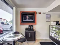 Motel 6 Medford, or Hotels in Medford