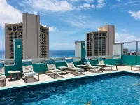 Contemporary Waikiki Beach Condo with Rooftop Pool, Superb Shopping and Dinning