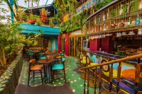 Goldfinch Hotel Mumbai - Baarit