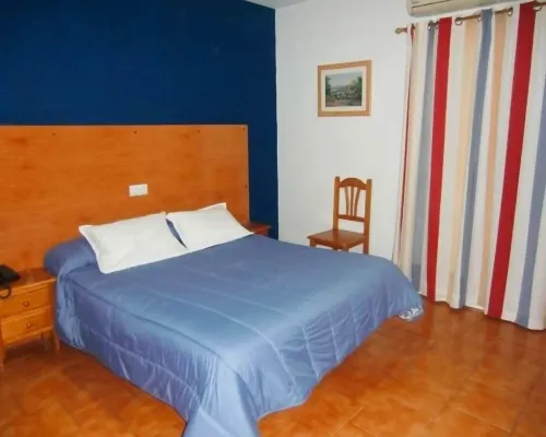 Hostal Villa โรงแรมในชีคลานา เด ลา ฟรอนเตรา