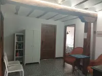 Casa de Los Deseos Hotels in Villambistia