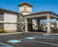 Quality Inn & Suites NJ State Capital Area Hotels in Ewing