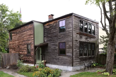 Kingston Carriage House