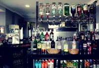 The Royal Boston Hotel by Compass Hospitality - بار