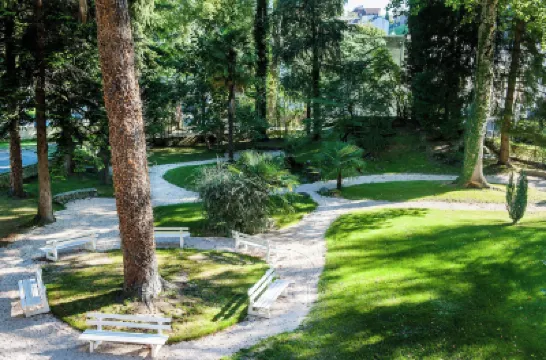 Grand Hotel Gallia & Londres Hoteles cerca de Monasterio de las Hermanas Carmelitas (Carmelo de Lourdes)