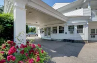 Hamilton Village Inn Hotels in North Kingstown