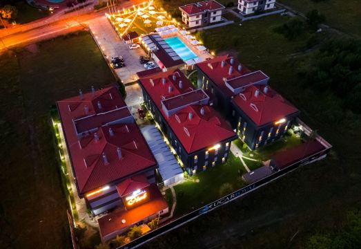 우카 로얄 외관