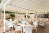 Martinez Apartments - breakfast