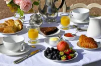 La Belle VIE B&B Hotels in Montreal