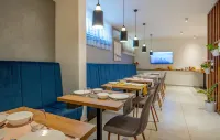 Seven Seas Residence - breakfast