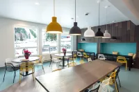 Nowhere Special Hostel Hotel di Rossland