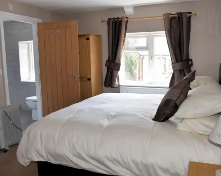 The Red Lion Hotels in Cardigan